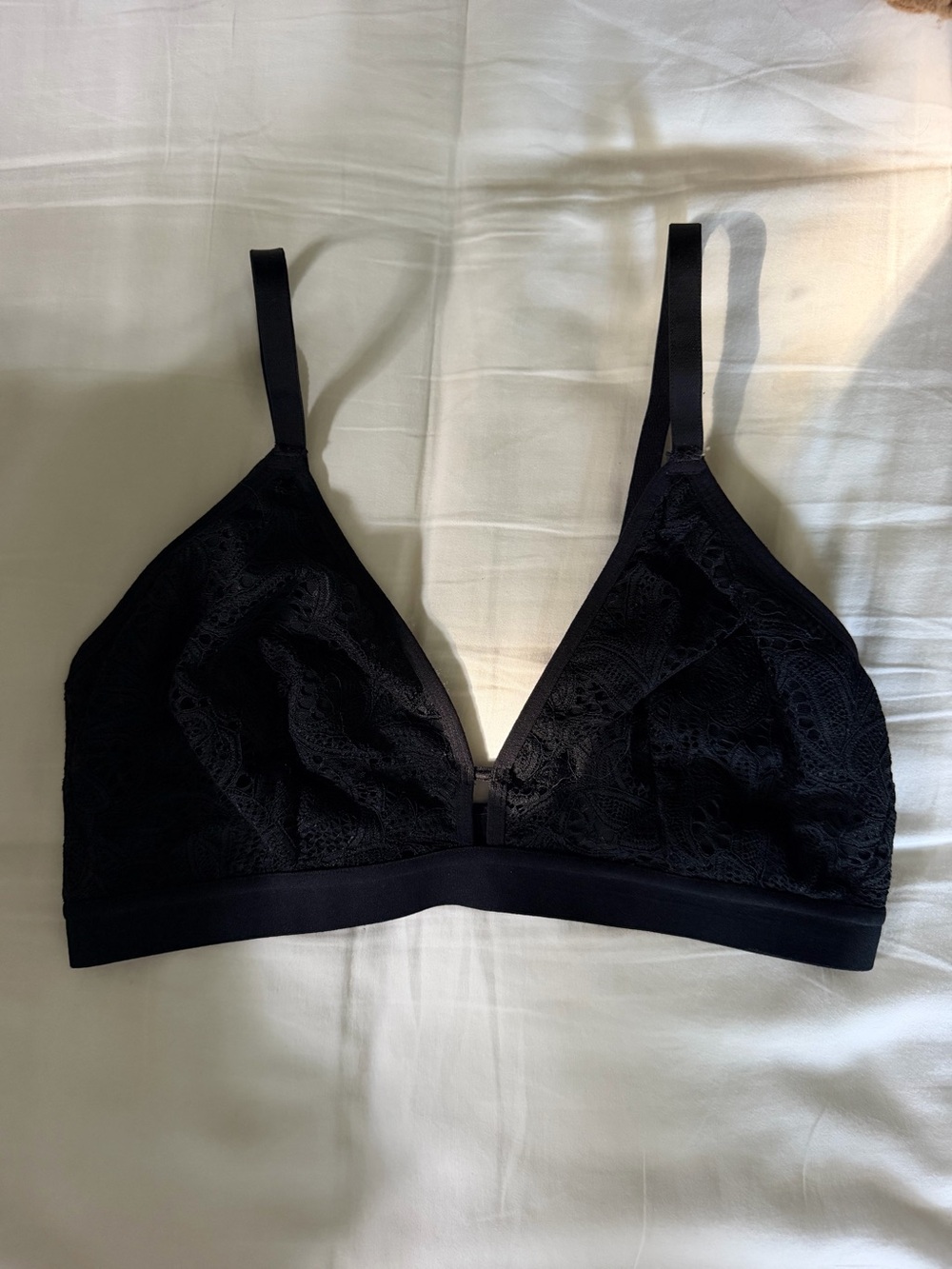 Lively 34D-36DD Black lace mesh supportive bralette